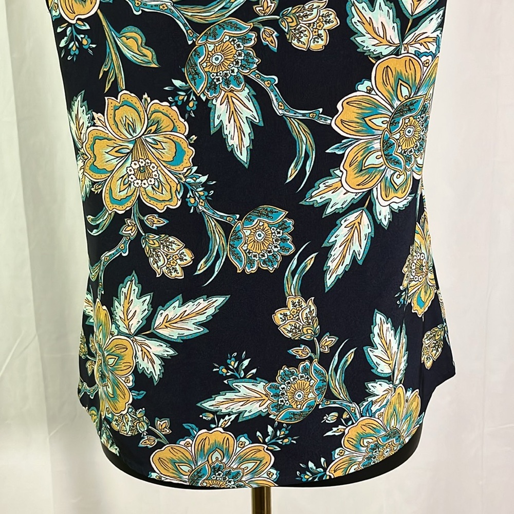 ๐ 6 for $35 โข J. Crew Factory Navy Multicolor Floral Sleeveless Ruffled Blouse - Picture 13 of 16